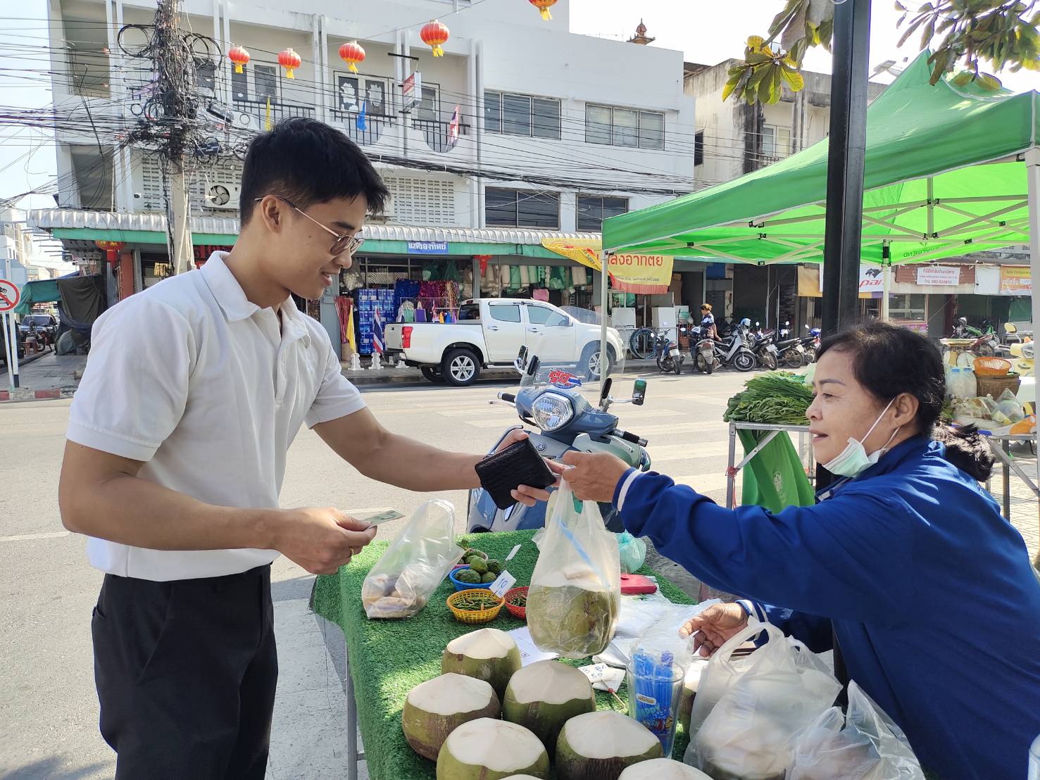 📌พช.เมืองชัยนาท ส่งเสริมและสนับสนุนผู้ประกอบการตลาดนัดคนไทยยิ้มได้ ของดีเมืองชัยนาท อำเภอเมืองชัยนาท