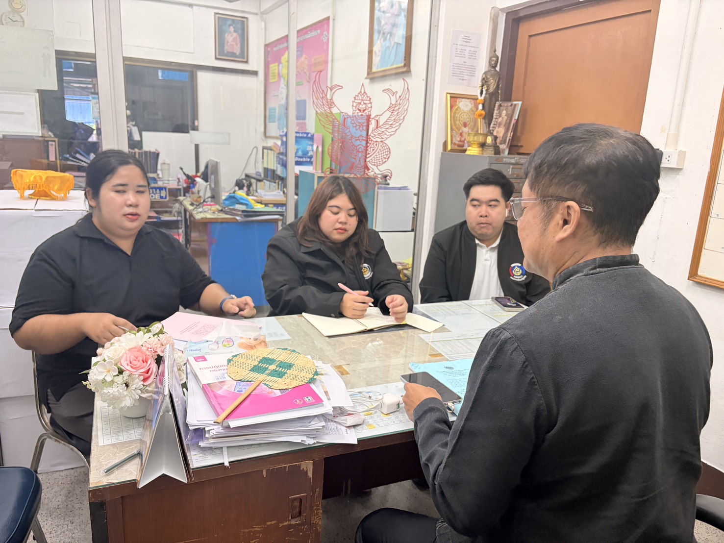 🎗️ พช.เมืองชัยนาท ดำเนินการประชุมเจ้าหน้าที่พัฒนาชุมชนอำเภอเมืองชัยนาท ประจำเดือนตุลาคม