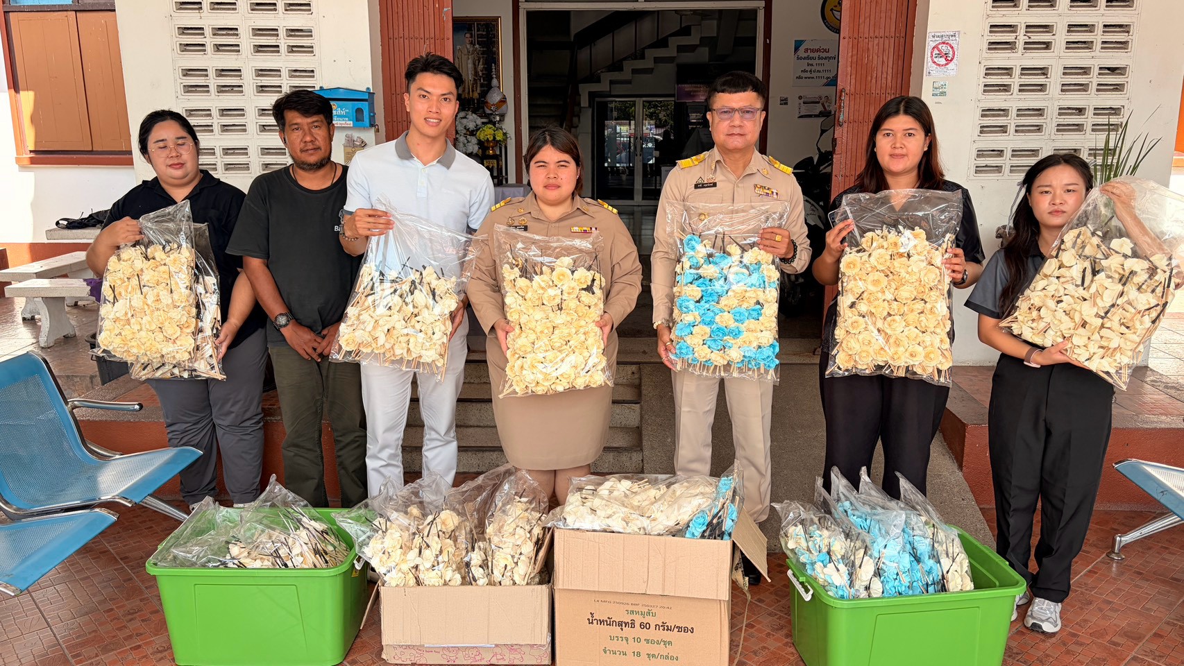 ✨📣พช.เมืองชัยนาท รับมอบดอกไม้จันทน์จากเทศบาลตำบลหาดท่าเสา จำนวน 2,500 ดอก และเทศบาลตำบลเสือโฮก จำนวน 6,000 ดอก
